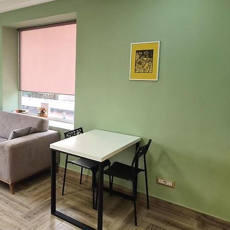 Ferienwohnung 2V1 - Sheshi Willson Tirana Exterior foto