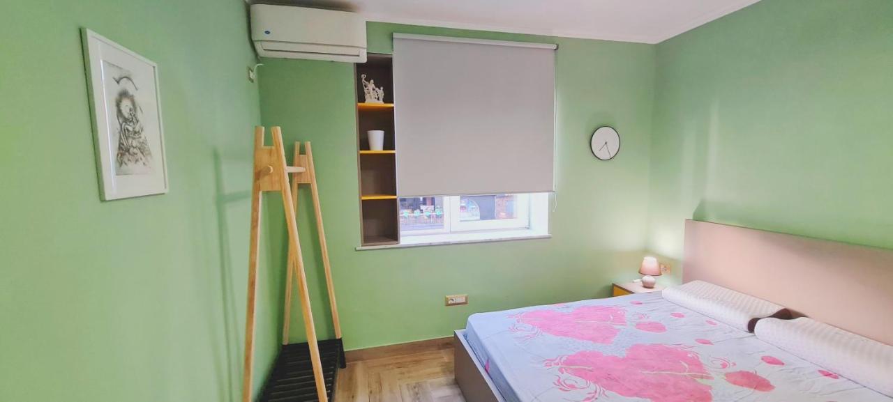 Ferienwohnung 2V1 - Sheshi Willson Tirana Exterior foto